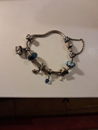 Pulsera chamilia similar a pandora genuina  Plata 