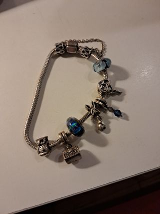 Pulsera chamilia similar a pandora genuina  Plata 