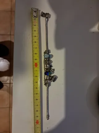 Pulsera chamilia similar a pandora genuina  Plata