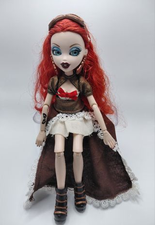 Muñeca brujita meygana broomstix bratzillaz bratz 