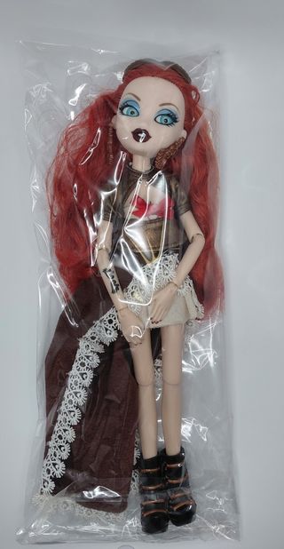 Muñeca brujita meygana broomstix bratzillaz bratz 