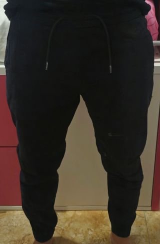 Pantalones negros casuales de ZARA
