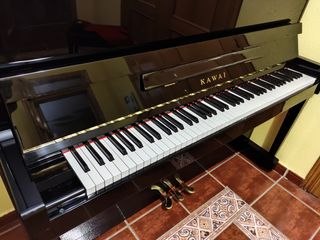 Piano negro Kawai K25 E