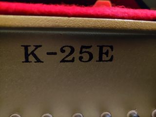 Piano negro Kawai K25 E