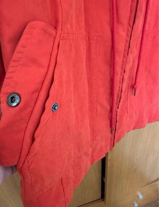 Parka roja talla 44