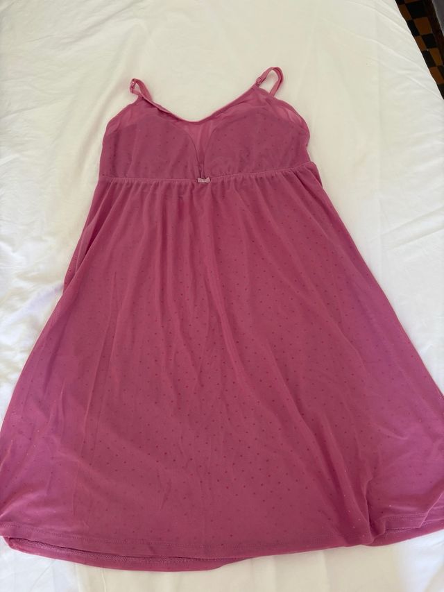 Camisón de encaje rosa