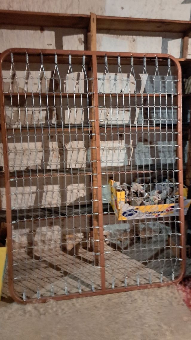 Somier metálico marrón