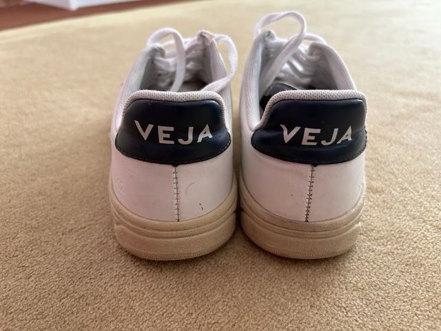 Zapatillas Veja V-12 Leather Blancas y Rojas