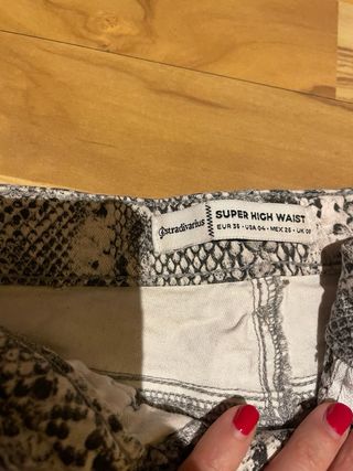 Pantalón jeans talla 36 marca Stradivarius