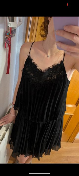 Vestido negro Mango con encaje