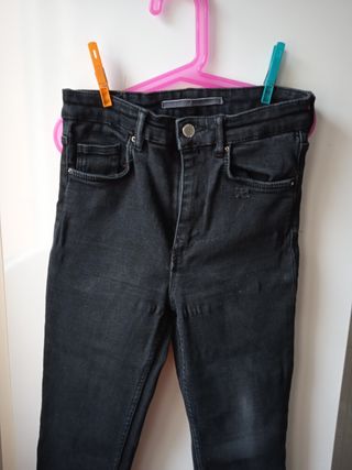 Pantalón vaquero negro Zara Talla 34
