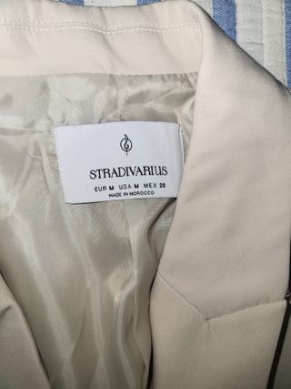 Chaqueta americana Stradivarius beige Talla M