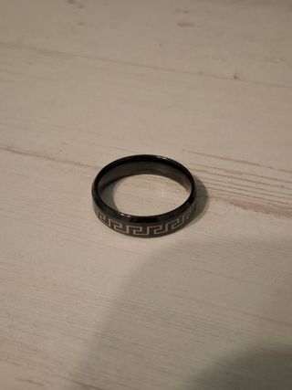 Anillo negro con diseño griego talla 27