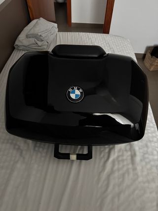 Top Case BMW XR 1000 de 49L Negro. 2 cascos