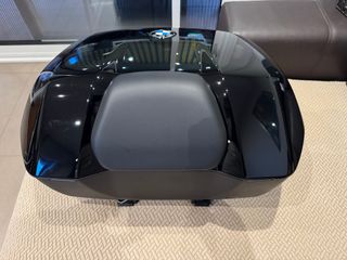 Top Case BMW XR 1000 de 49L Negro. 2 cascos