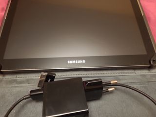 Tablet Samsung Gris y Negra