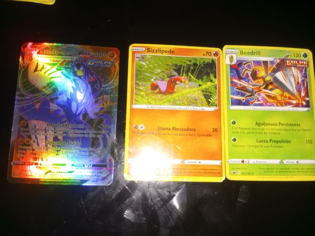 Carta Pokémon Urshifu Golpe Fluido VMAX