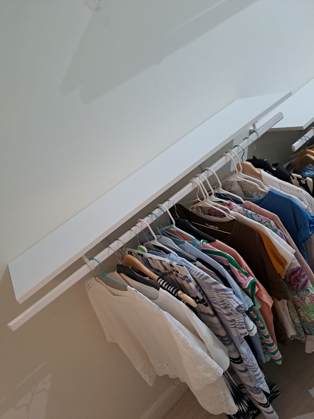 Perchero pared con balda 120cm.