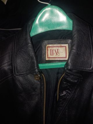 Chaqueta de cuero negra