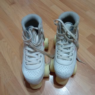 Patines 4 Ruedas Niña Talla 34