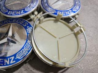 Tapas de Bujes Mercedes Benz Clásico Azul 75mm.