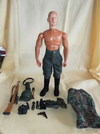 Figura militar SS uniforme camuflaje