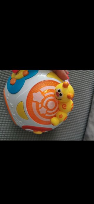 Pelota gateo musical con luces y figuras