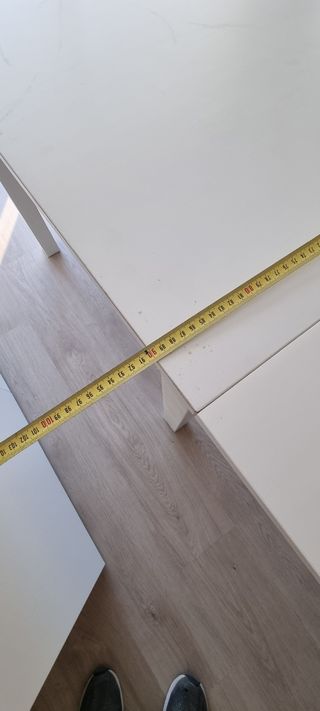 Mesa extensible blanca de madera