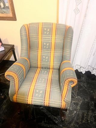 Pareja de sillones tapizados