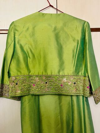 Conjunto Vestido Verde y Dorado 
