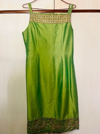 Conjunto Vestido Verde y Dorado 