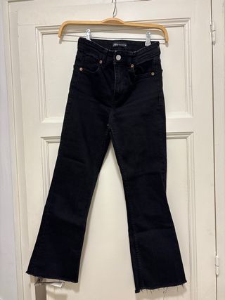 Pantalón vaquero negro Zara flare