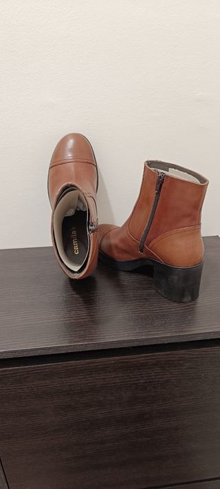 Botines de cuero marrón Camila's