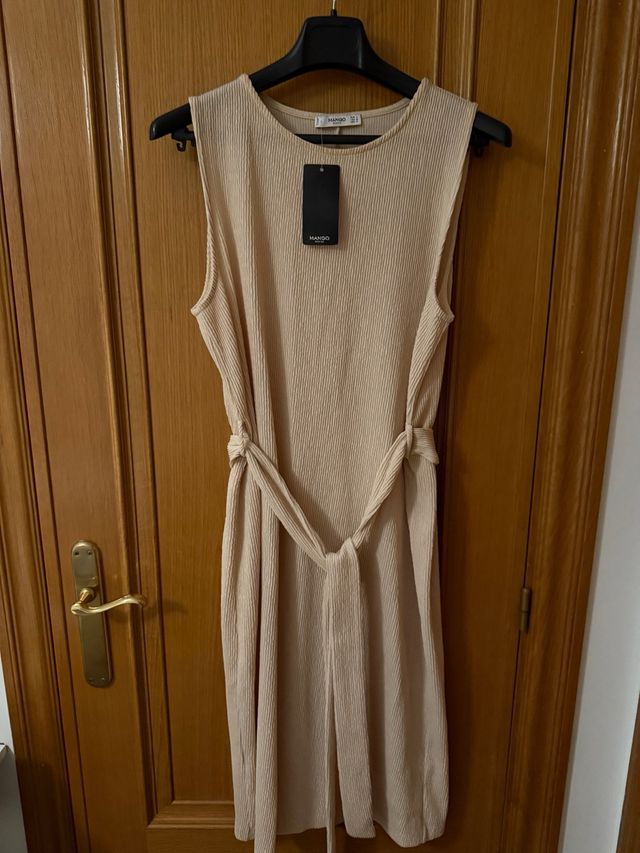 Vestido Mango con Cinturón.