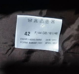 Blazer marrón con ribete blanco