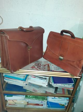Maletines de cuero marrón claro