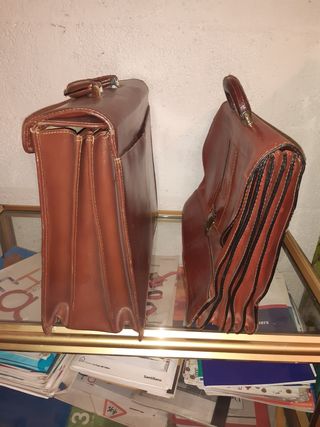 Maletines de cuero marrón claro