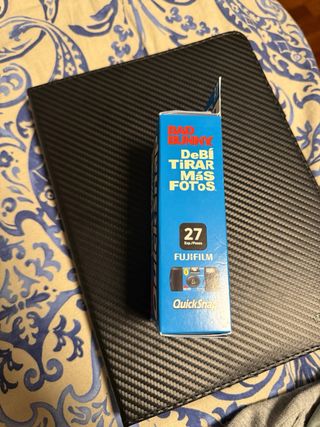 Cámara Fujifilm QuickSnap Bad Bunny DTMF.