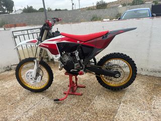 Fantic 125xx 2023 gold edition comprada en 2025
