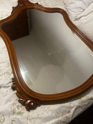 Espejo de madera tallada