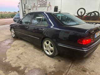 Mercedes-Benz Clase E 2001