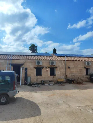 Instalación solar híbrida 5kW + batería