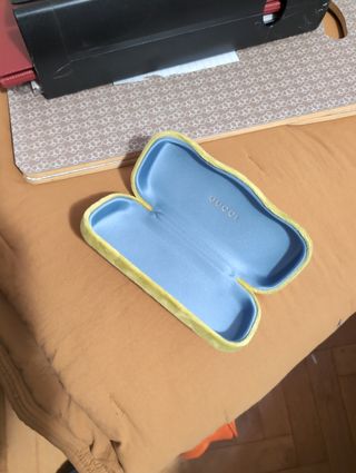 Funda de gafas Gucci color verde limon/gris