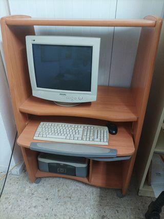 Mesa de ordenador de madera y plástico
