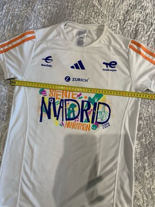 Camiseta Adidas Maratón Madrid 2025 Talla M