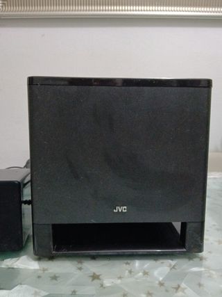 Sistema JVC Compacto con Subwoofer