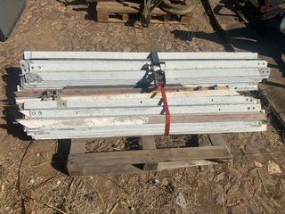 Ángulos metálicos para vallas