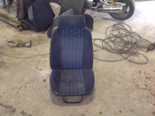 Asiento delantero derecho Peugeot 205 II (20A/C)