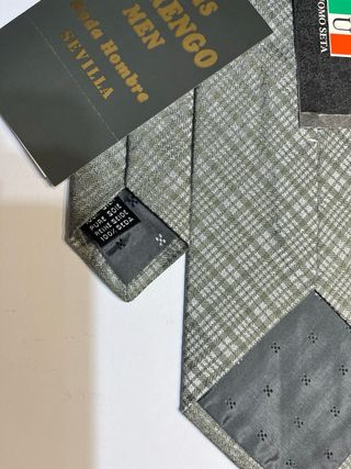 Corbata de seda gris y verde