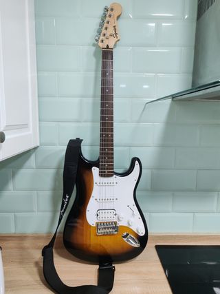 Guitarra Eléctrica Fender Squier stratocaster